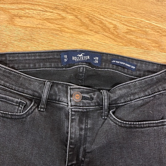 Hollister Low ride super skinny crop size 7R - Picture 2 of 3